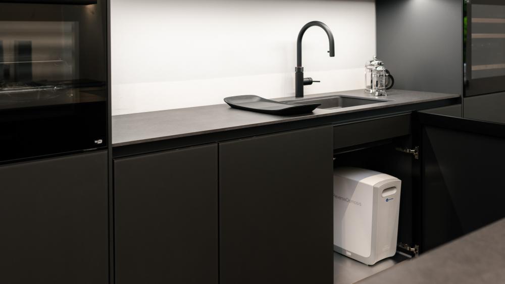 modern black sink 