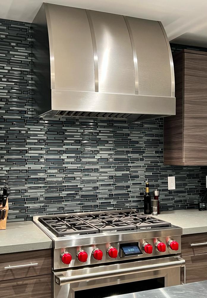 dark marble backsplash