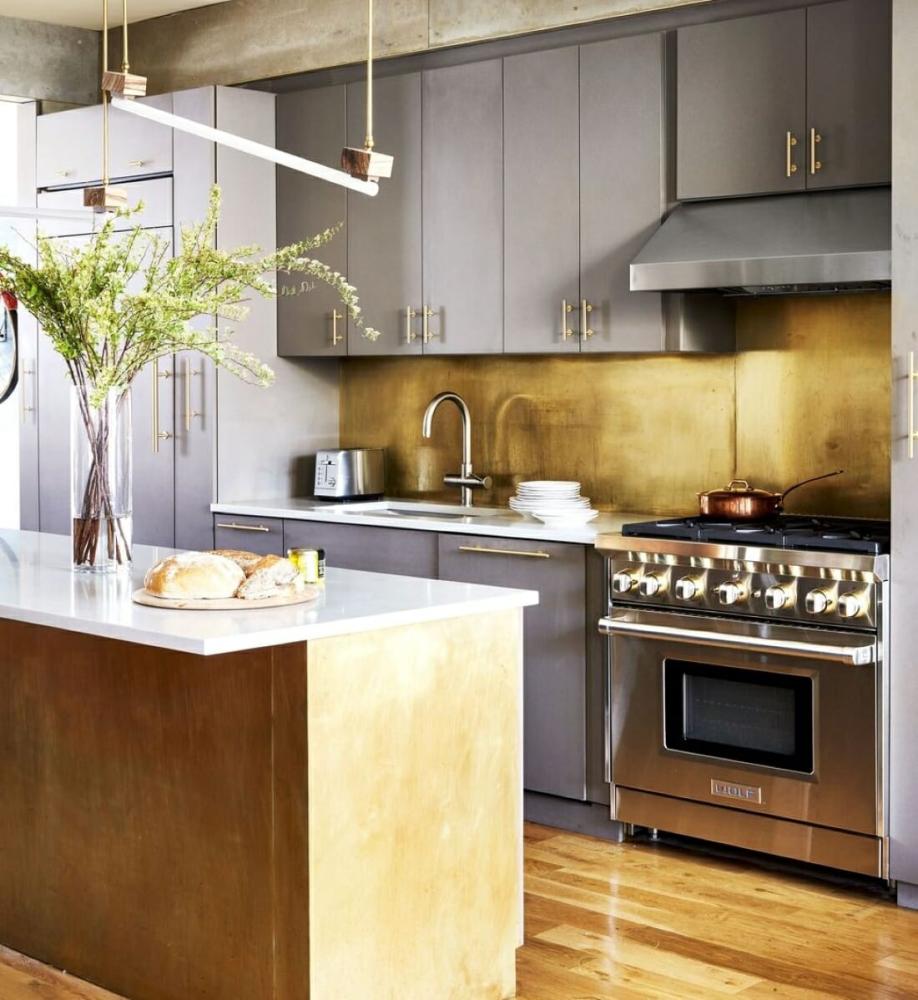 gold kitchen backsplash