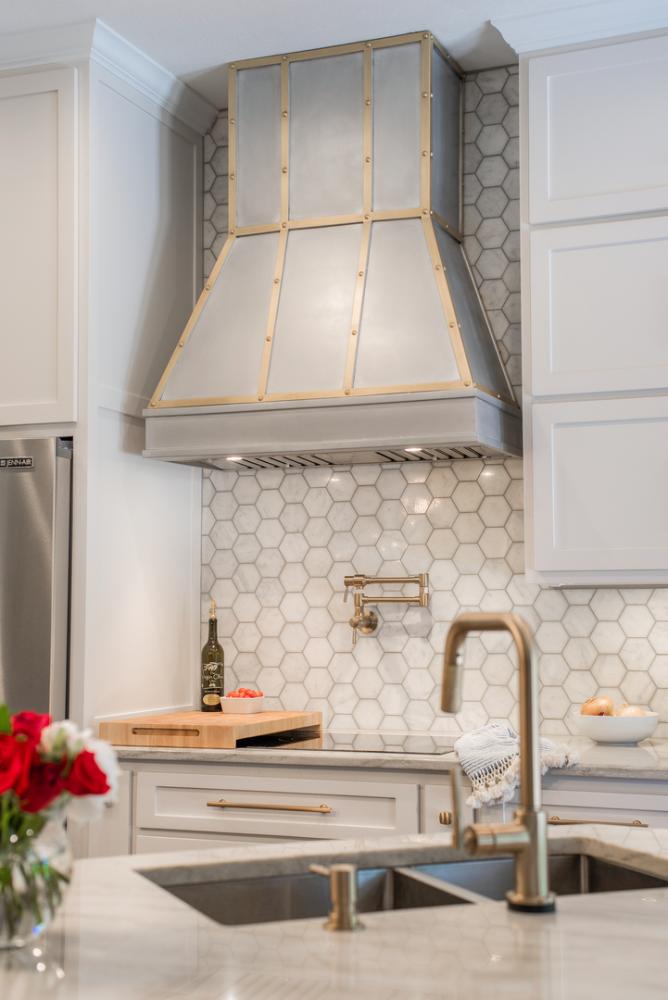 range hood with lighting