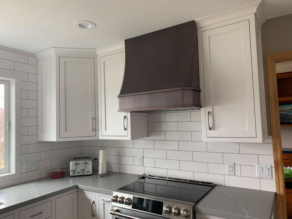 white hammered kitchen hood